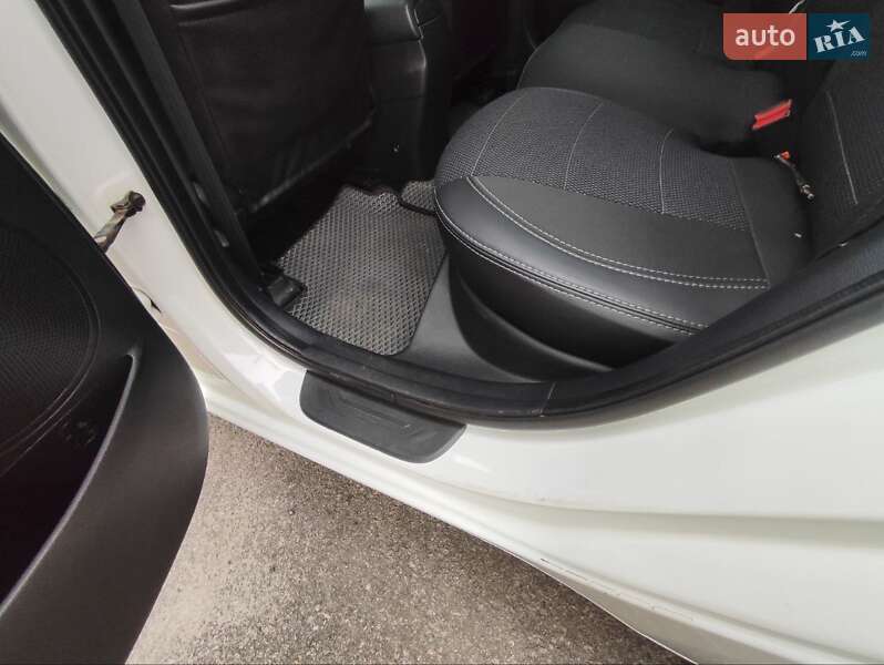 Хэтчбек Kia Ceed 2016 в Днепре фото 22 Хэтчбек Kia Ceed 2016 в Днепре