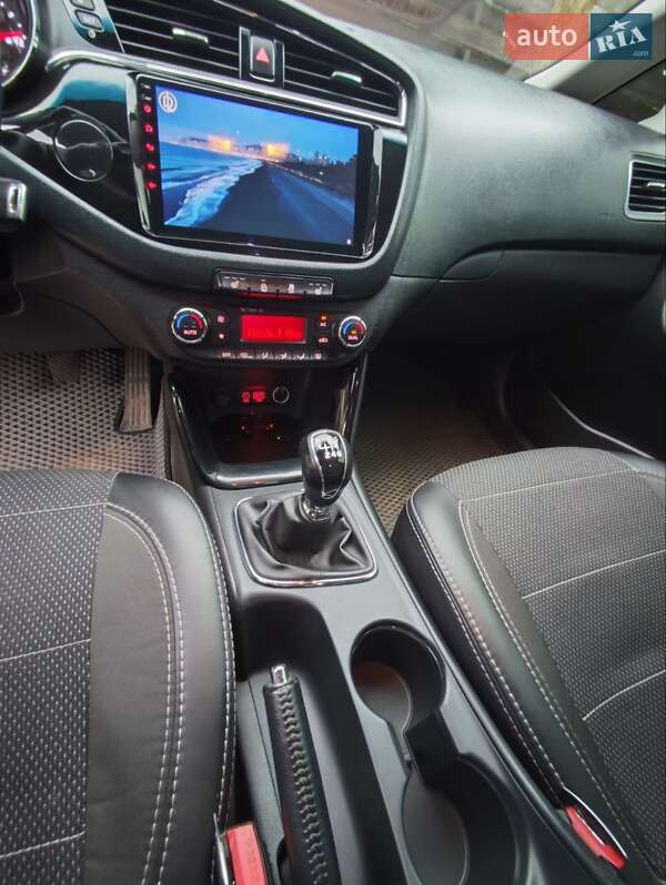 Хэтчбек Kia Ceed 2016 в Днепре фото 13 Хэтчбек Kia Ceed 2016 в Днепре