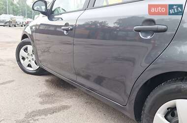 Хэтчбек Kia Ceed 2009 в 