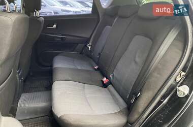 Хэтчбек Kia Ceed 2011 в 