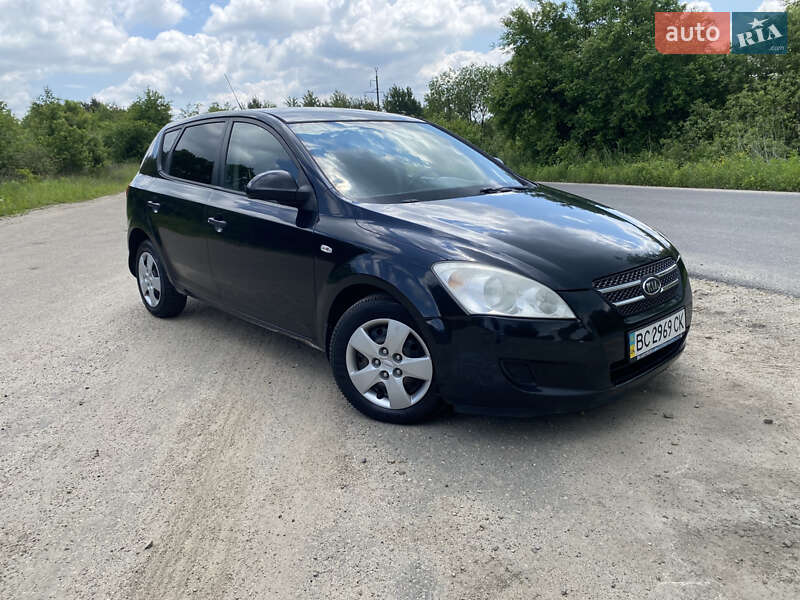 Хэтчбек Kia Ceed 2008 в Львове