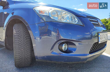 Хэтчбек Kia Ceed 2009 в 