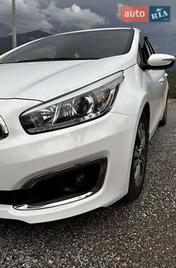 Хэтчбек Kia Ceed 2016 в 