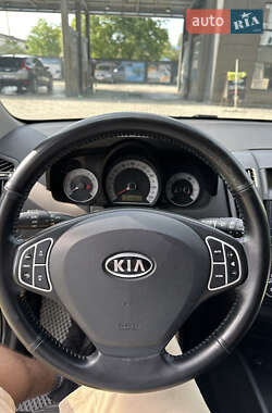 Хэтчбек Kia Ceed 2008 в 