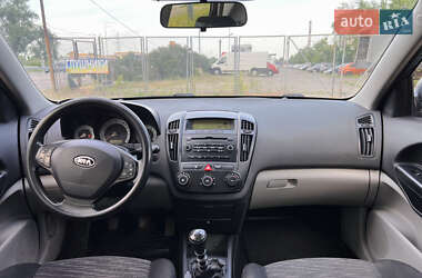 Хэтчбек Kia Ceed 2008 в 