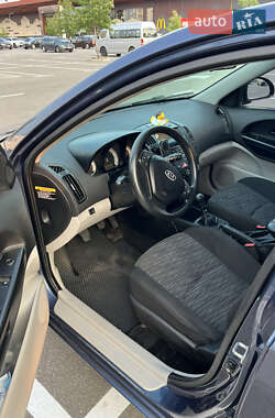 Хэтчбек Kia Ceed 2008 в 