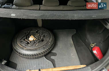 Хэтчбек Kia Ceed 2008 в 