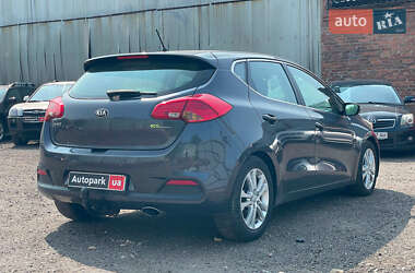 Хэтчбек Kia Ceed 2013 в 