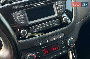 Хэтчбек Kia Ceed 2013 в 