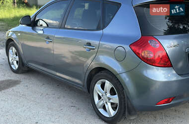 Хэтчбек Kia Ceed 2007 в 