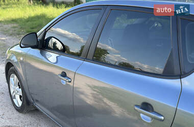 Хэтчбек Kia Ceed 2007 в 