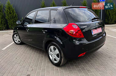 Хэтчбек Kia Ceed 2007 в 