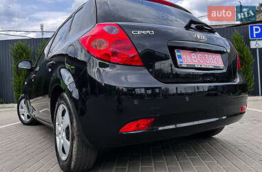 Хэтчбек Kia Ceed 2007 в 