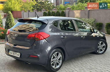 Хэтчбек Kia Ceed 2013 в 