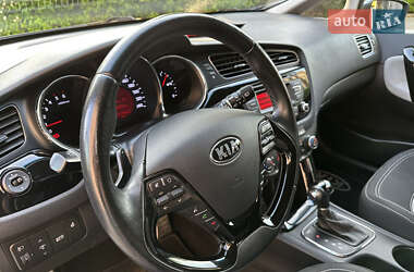 Хэтчбек Kia Ceed 2013 в 