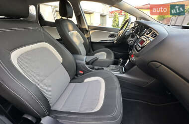Хэтчбек Kia Ceed 2013 в 