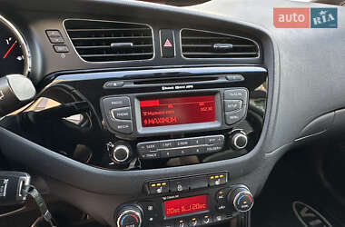 Хэтчбек Kia Ceed 2013 в 