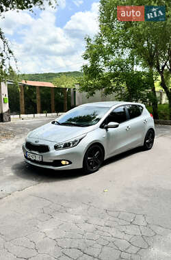 Хэтчбек Kia Ceed 2012 в Мукачево