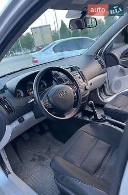 Хэтчбек Kia Ceed 2007 в 