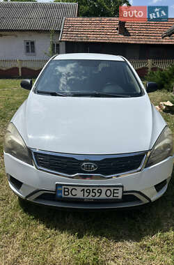 Хэтчбек Kia Ceed 2011 в Львове