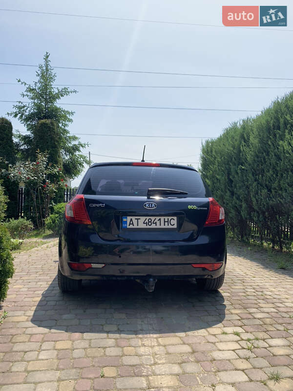 Хэтчбек Kia Ceed 2009 в Богородчанах