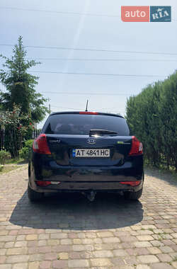 Хэтчбек Kia Ceed 2009 в 