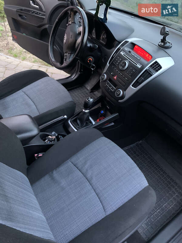 Хэтчбек Kia Ceed 2009 в Богородчанах