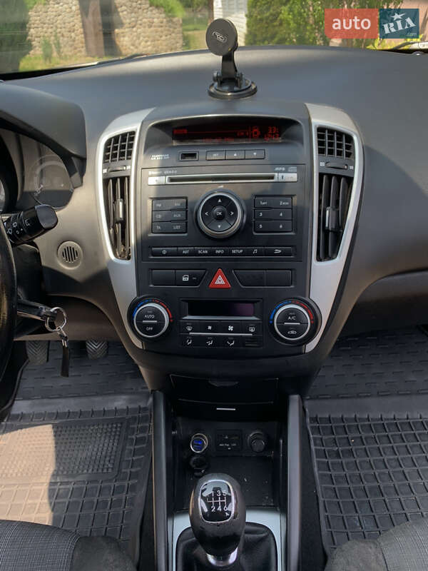 Хэтчбек Kia Ceed 2009 в Богородчанах