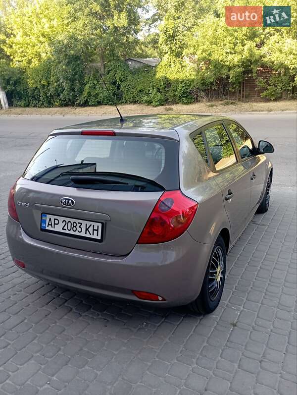 Хэтчбек Kia Ceed 2007 в Запорожье