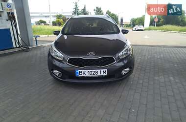Универсал Kia Ceed 2014 в Ровно