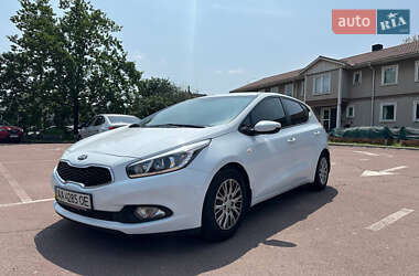 Хэтчбек Kia Ceed 2013 в 