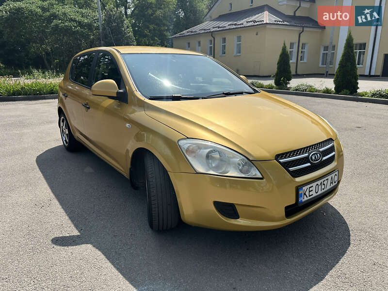 Хетчбек Kia Ceed 2008 в Дніпрі
