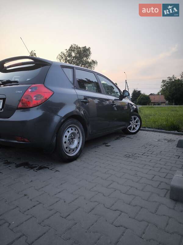 Хэтчбек Kia Ceed 2008 в Виноградове