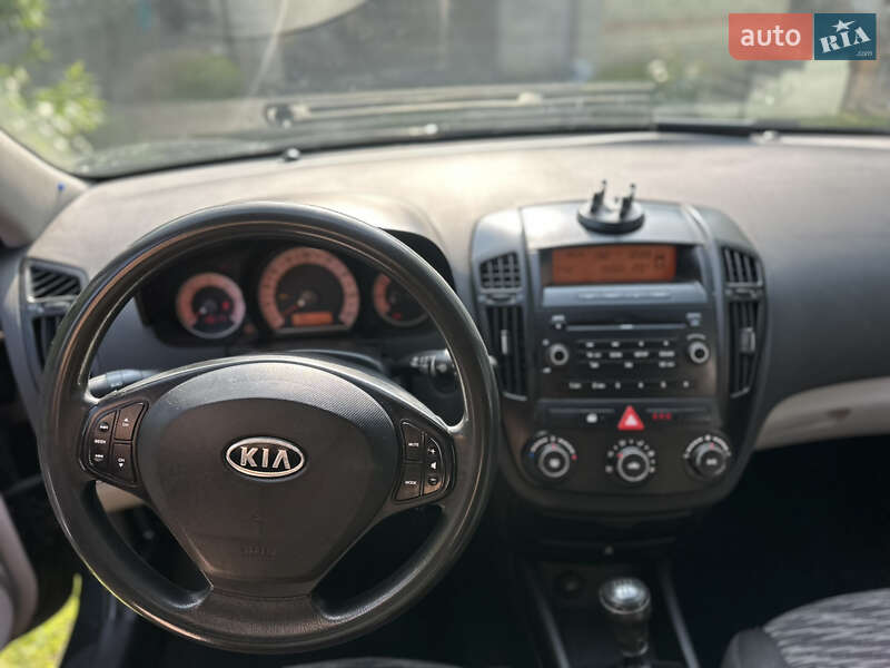 Универсал Kia Ceed 2008 в Трускавце