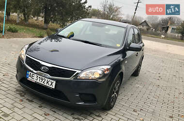 Хэтчбек Kia Ceed 2009 в Киеве