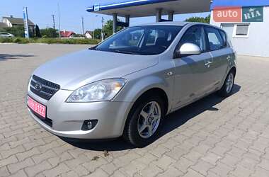 Хетчбек Kia Ceed 2009 в 