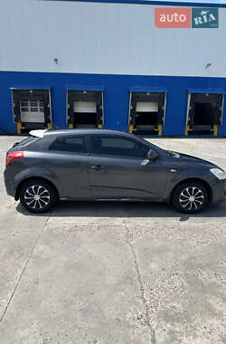 Хэтчбек Kia Ceed 2008 в 