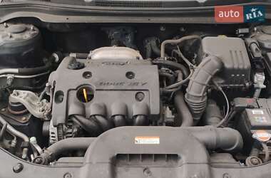 Хэтчбек Kia Ceed 2007 в 