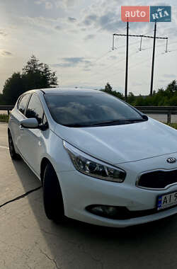 Хэтчбек Kia Ceed 2013 в 