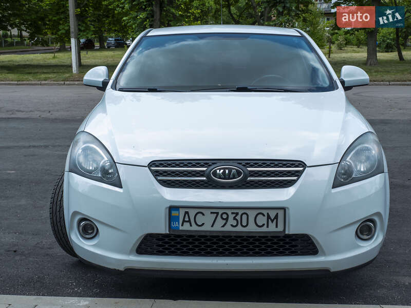 Хетчбек Kia Ceed 2008 в Нововолинську