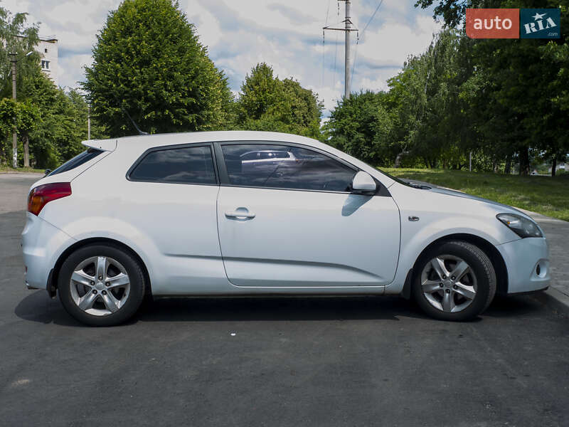 Хетчбек Kia Ceed 2008 в Нововолинську
