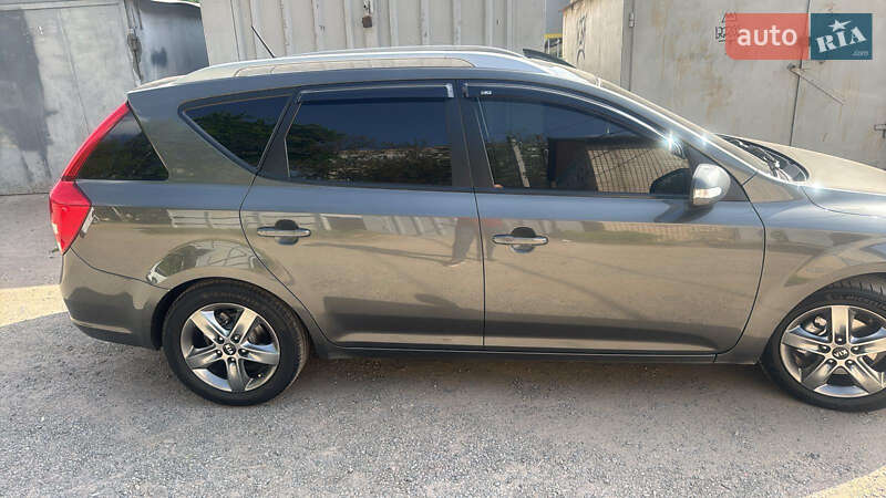 Универсал Kia Ceed 2012 в 