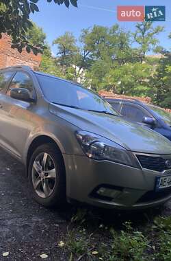 Універсал Kia Ceed 2011 в Кам'янському