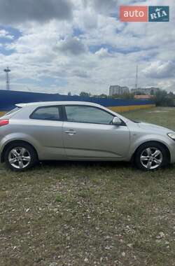 Хэтчбек Kia Ceed 2008 в 
