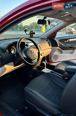 Хетчбек Kia Ceed 2009 в 