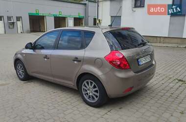 Хетчбек Kia Ceed 2007 в 