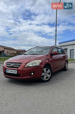 Универсал Kia Ceed 2009 в Ромнах