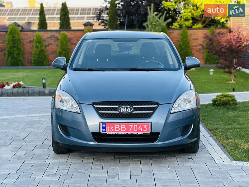 Хэтчбек Kia Ceed 2009 в Луцке