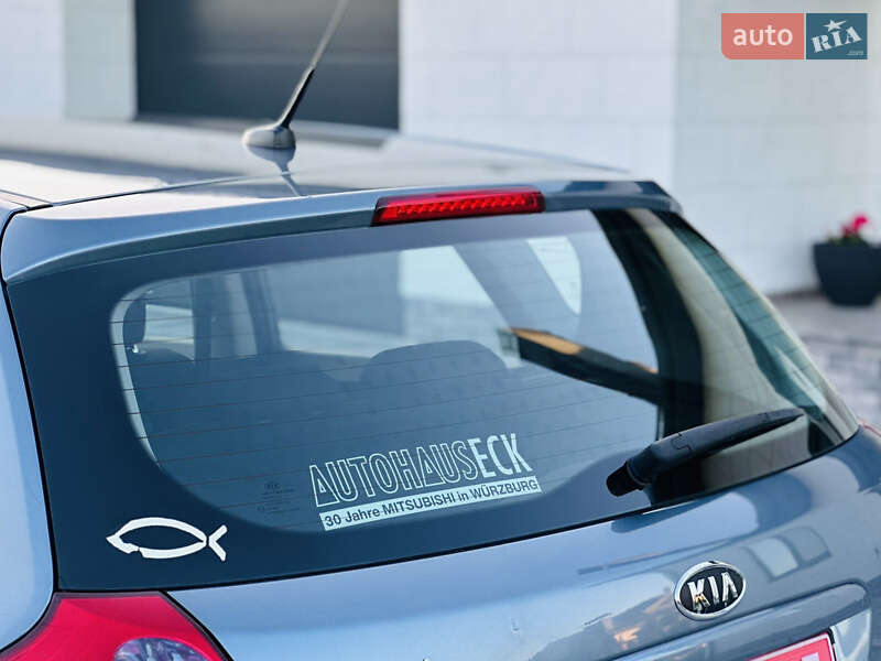 Хэтчбек Kia Ceed 2009 в Луцке