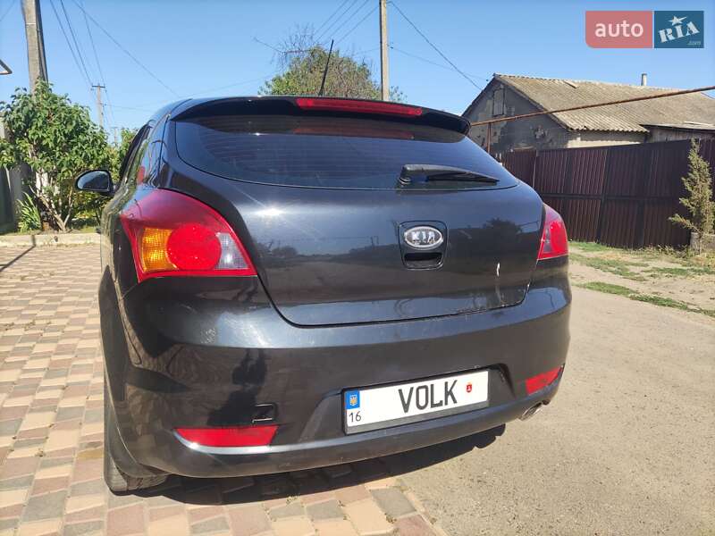 Хэтчбек Kia Ceed 2008 в Одессе